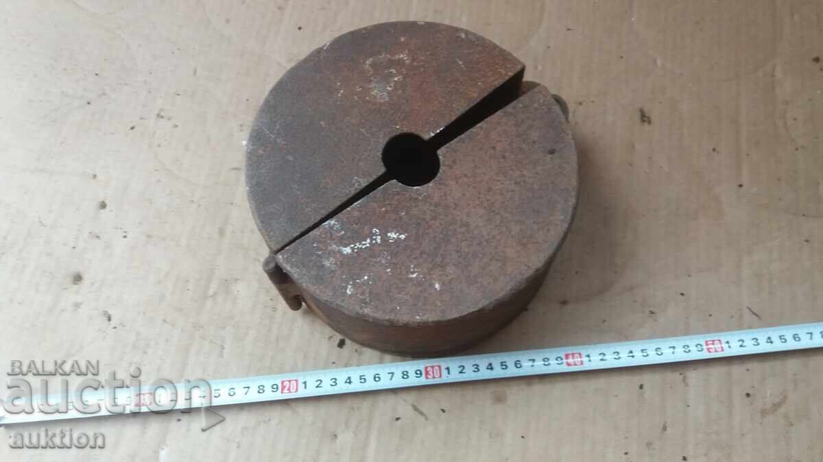 СТАРА МАСИВНА КРЪГЛА КУТИЯ - 5 СТАРА МАСИВНА КРЪГЛА КУТИЯ - 5