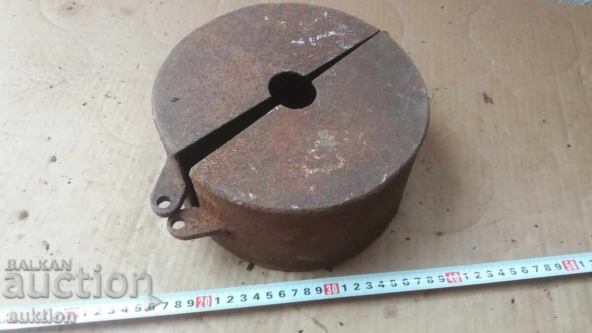 СТАРА МАСИВНА КРЪГЛА КУТИЯ СТАРА МАСИВНА КРЪГЛА КУТИЯ