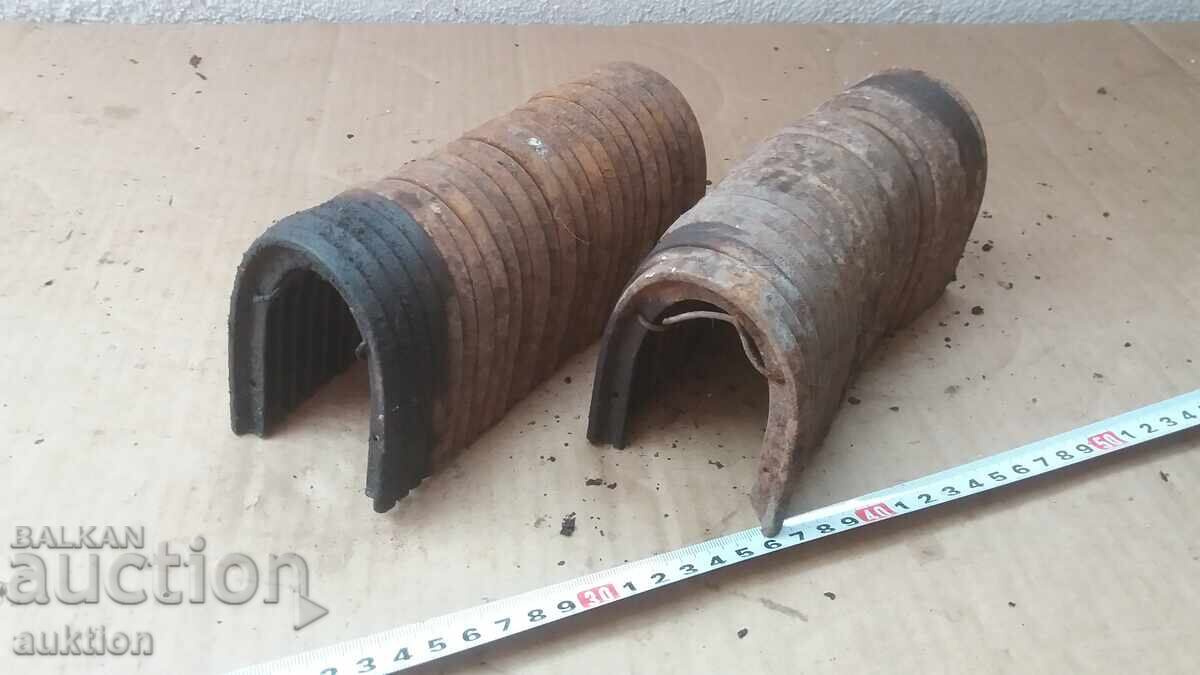 LOT POTCOAVE FORJATE, COCOȘI cu preț € 4.99 | 9.76 BGN LOT POTCOAVE FORJATE, COCOȘI cu preț € 4.99 | 9.76 BGN