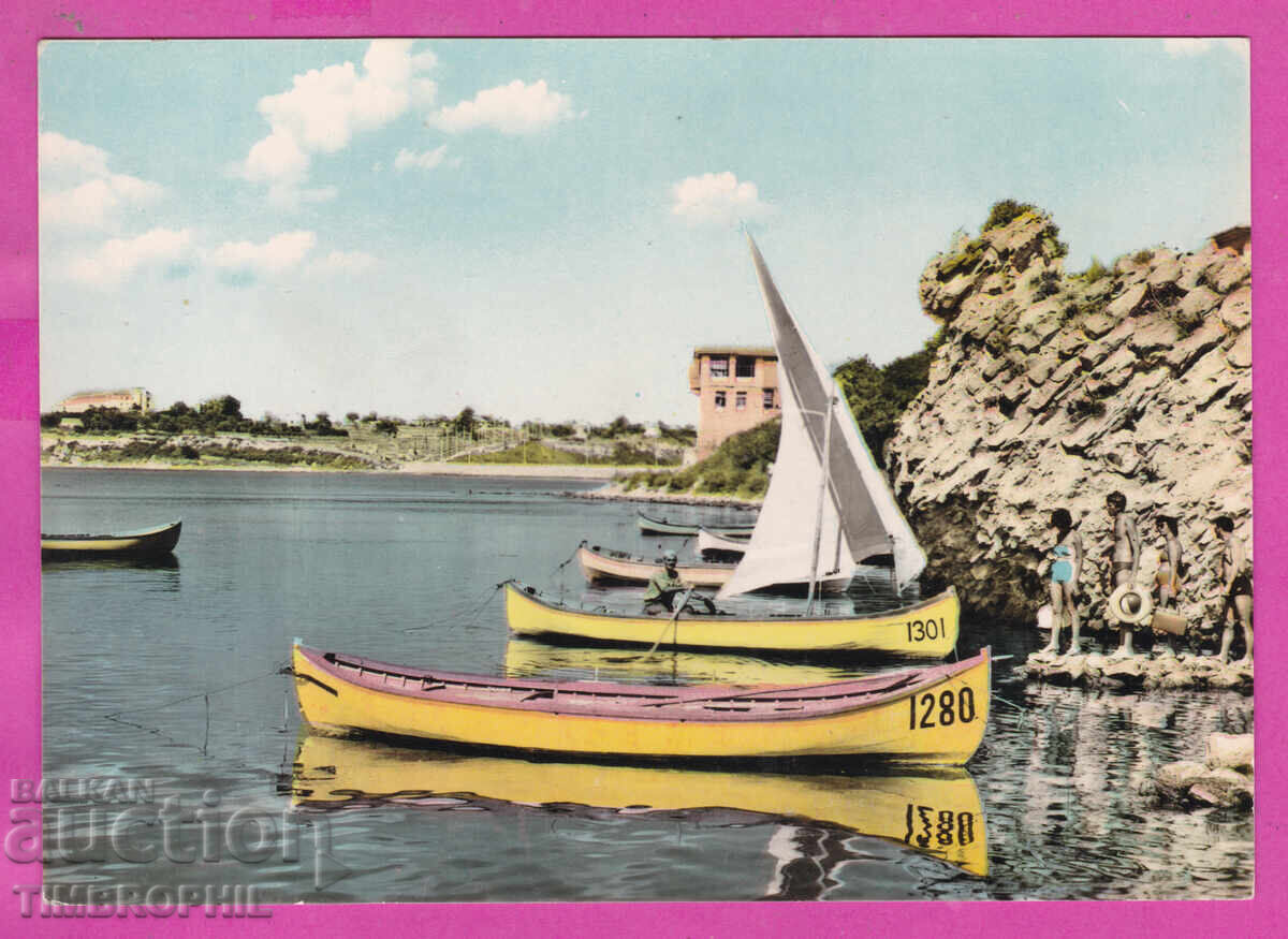 Аукцион 324136 / НЕСЕБЪР - рибарски лодки Дир. на Фотограф. А-74/196