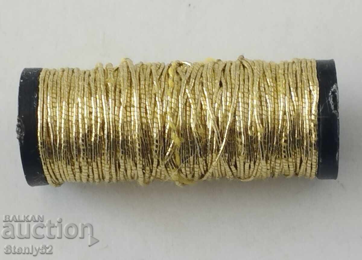 Малка макара с златисто ламе,конец Малка макара с златисто ламе,конец