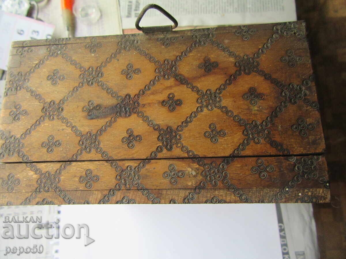 Auction  PYROGRAPHED WOODEN BOX FOR ALARM CLOCK - EARLY SOCIALIST PERIOD