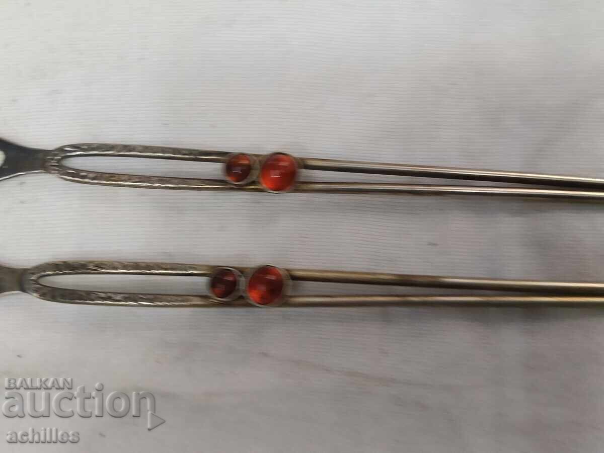 Furculițe rusești argintate cu chihlimbar cu preț € 20.00 | 39.12 BGN Furculițe rusești argintate cu chihlimbar cu preț € 20.00 | 39.12 BGN