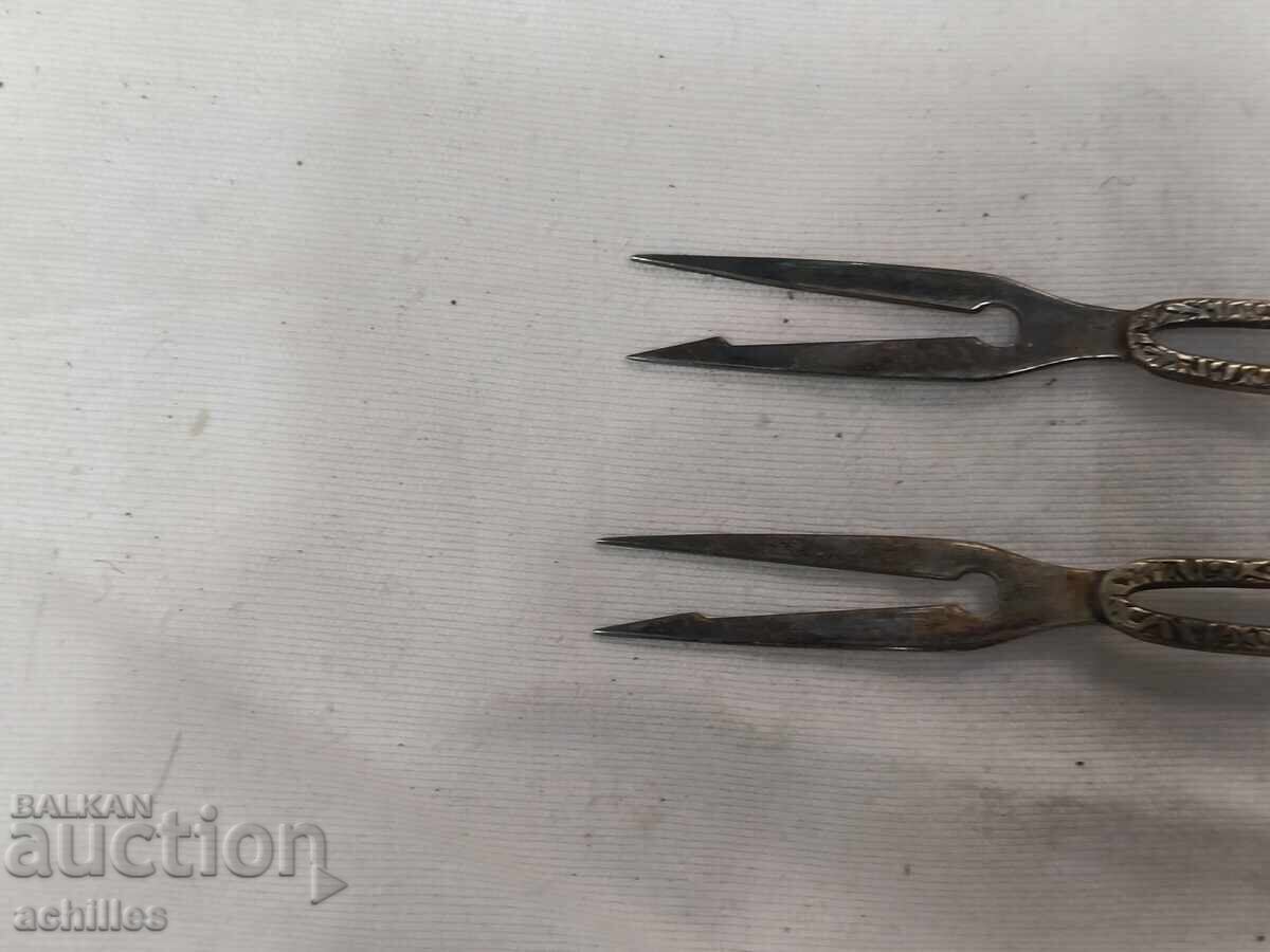 Licitație Furculițe rusești argintate cu chihlimbar Licitație Furculițe rusești argintate cu chihlimbar