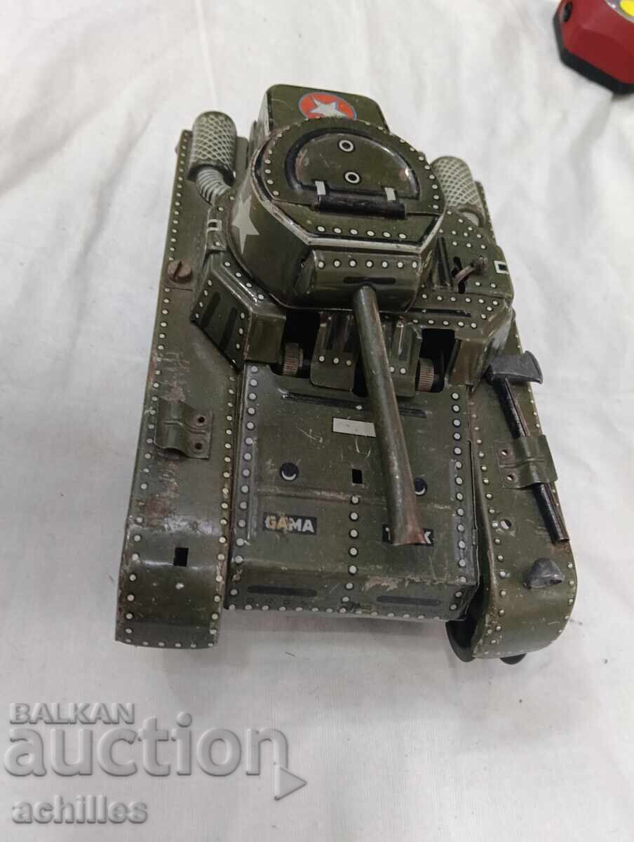Детски танк GAMA с цена € 55.00 | 107.57 лв.