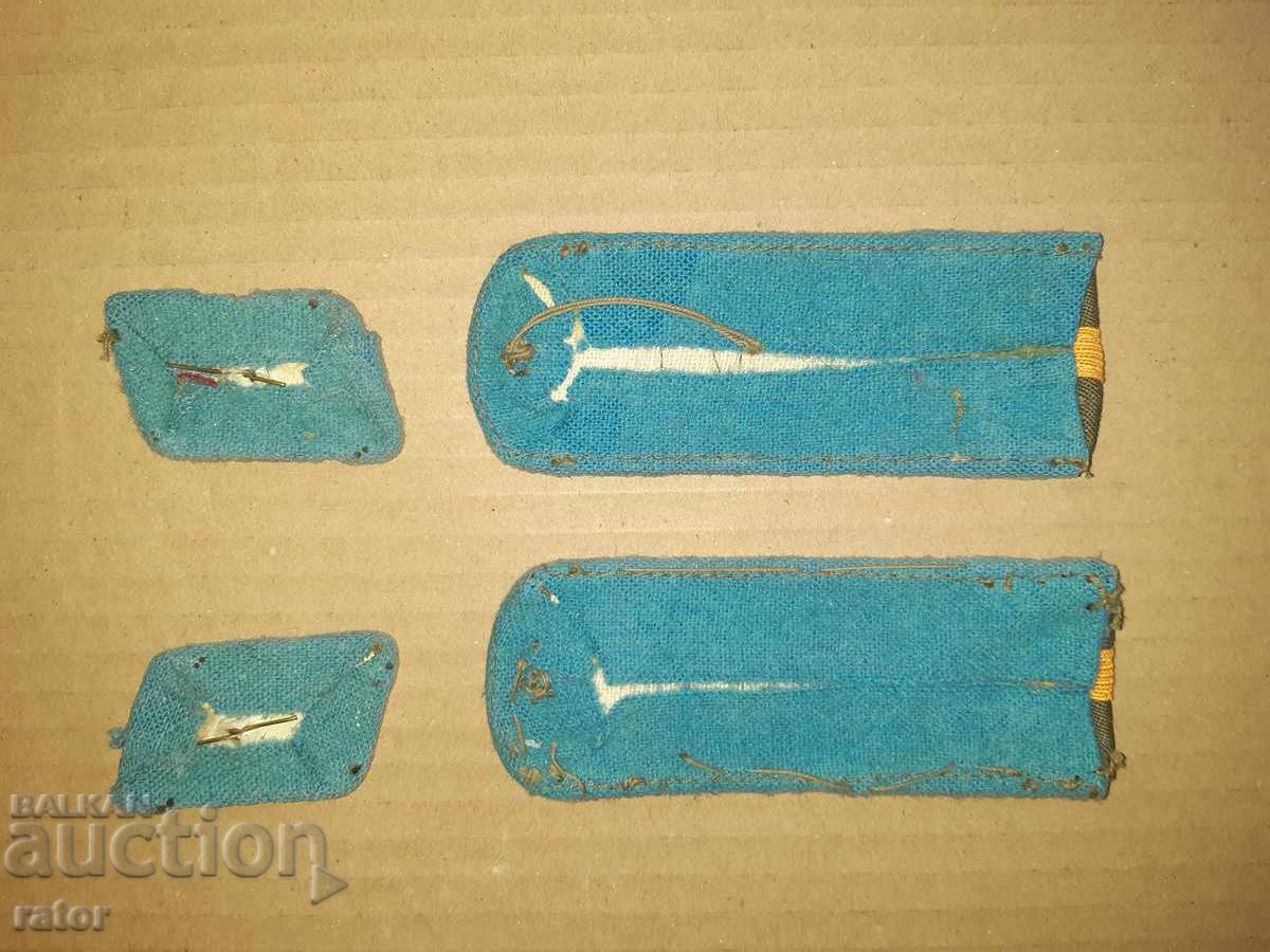 Epoleti și embleme militare socialiste - sergent-major forțele aeriene, BNA, NRB cu preț € 8.00 | 15.65 BGN Epoleti și embleme militare socialiste - sergent-major forțele aeriene, BNA, NRB cu preț € 8.00 | 15.65 BGN