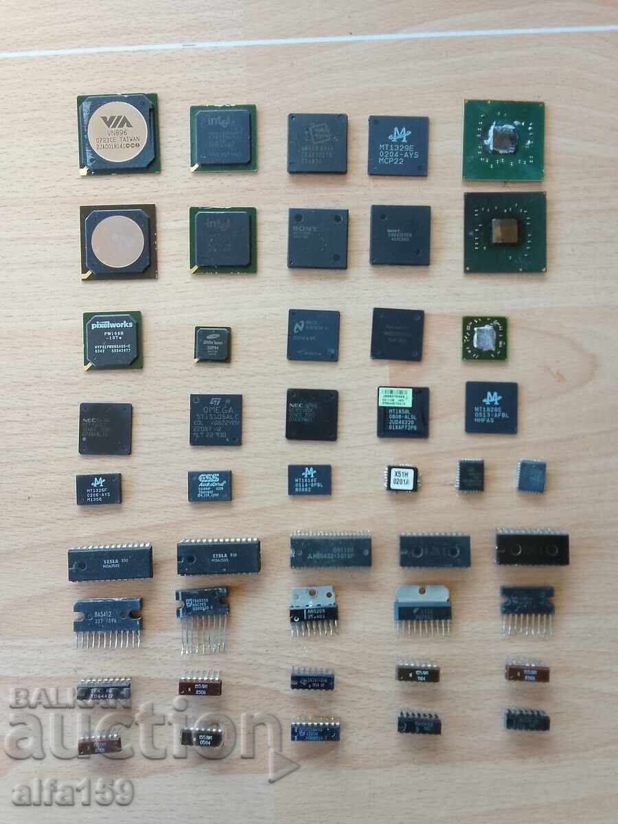 Πολλά τσιπ για ηλεκτρονικά σκραπ