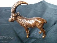 Figurină de bronz capră