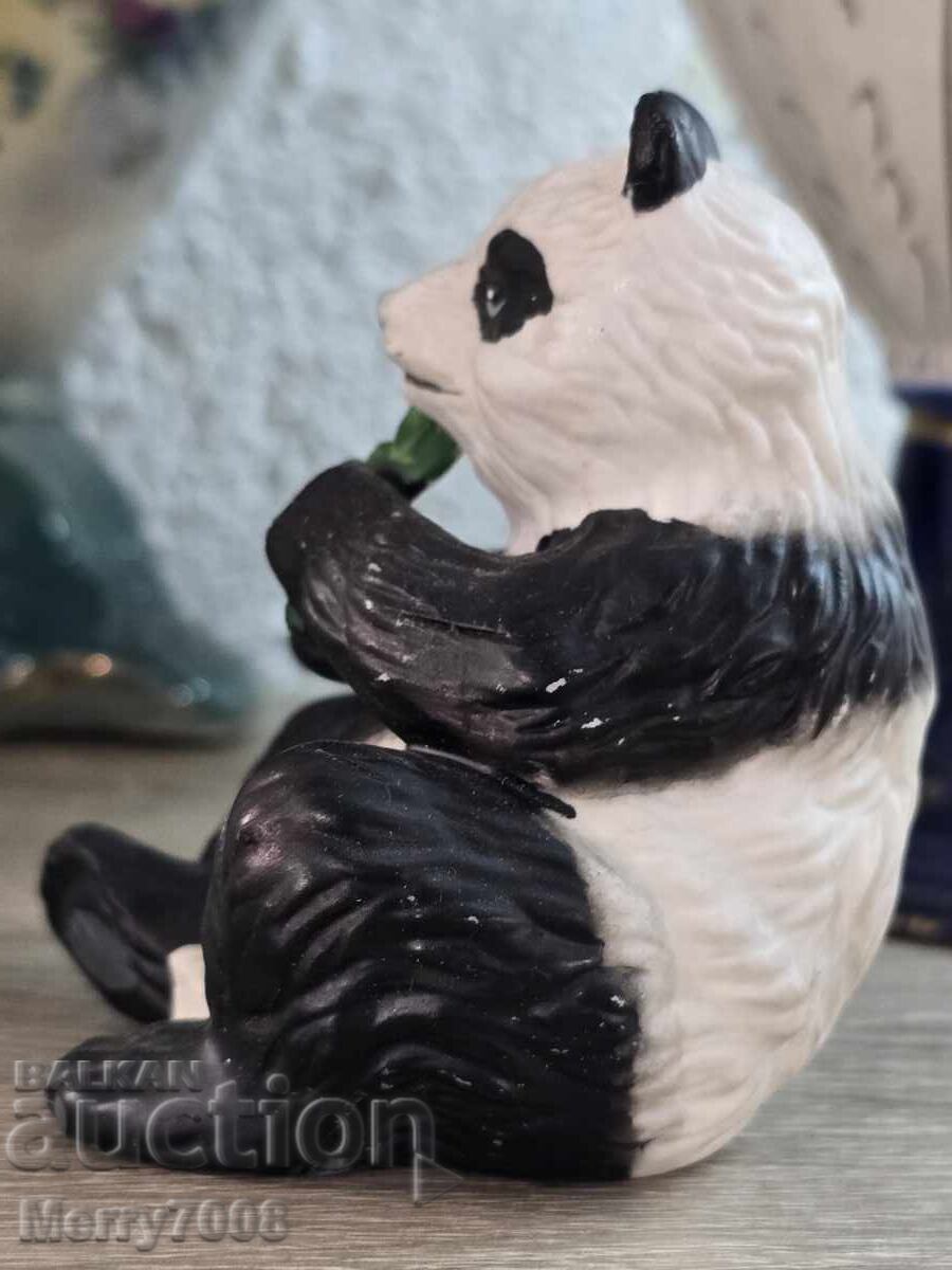 Доставка на порцеланова фигурка от серията „The Leonardo Collection !