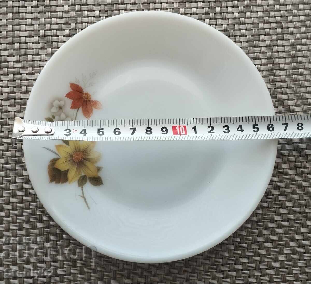 Arcopal small plate made in England with price € 2.00 | 3.91 BGN