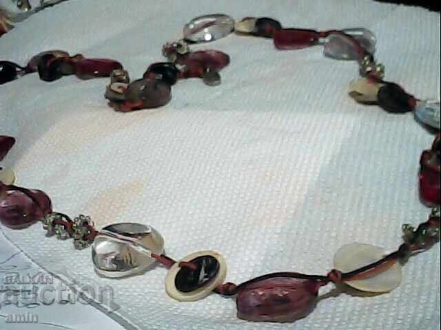 Colier vechi frumos de marcă cu pietre naturale Colier vechi frumos de marcă cu pietre naturale