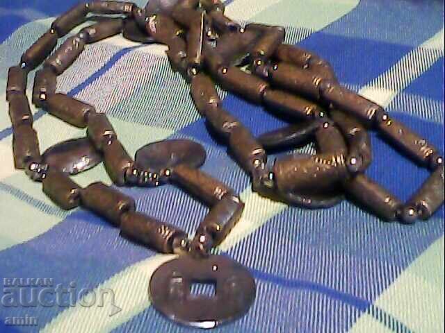 Παλιό κινέζικο κολιέ με νόμισμα με τιμή € 25.00 | 48.90 BGN