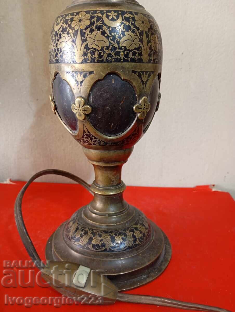 Lampă de masă art deco cu preț € 144.00 | 281.64 BGN