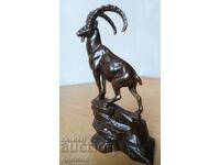 Statuetă de bronz capră neagră muflon