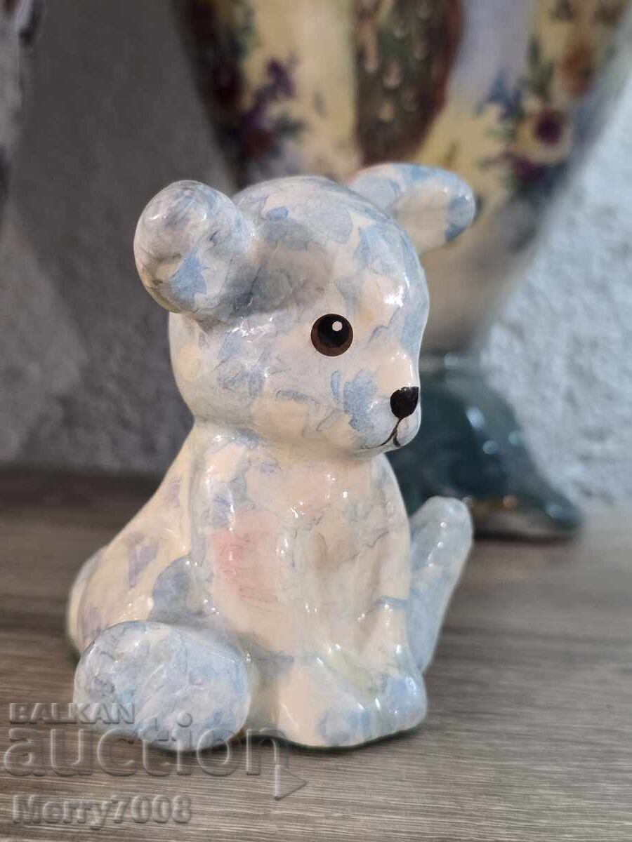 Figurină din porțelan reprezentând un ursuleț adorabil !!! cu preț € 0.01 | 0.02 BGN