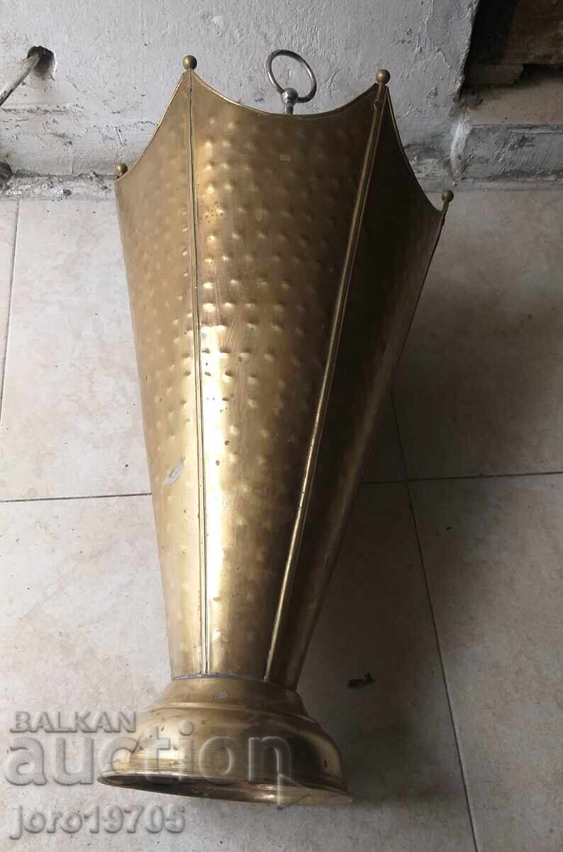 Παράδοση παλιά μπρούτζινη βάση για ομπρέλες