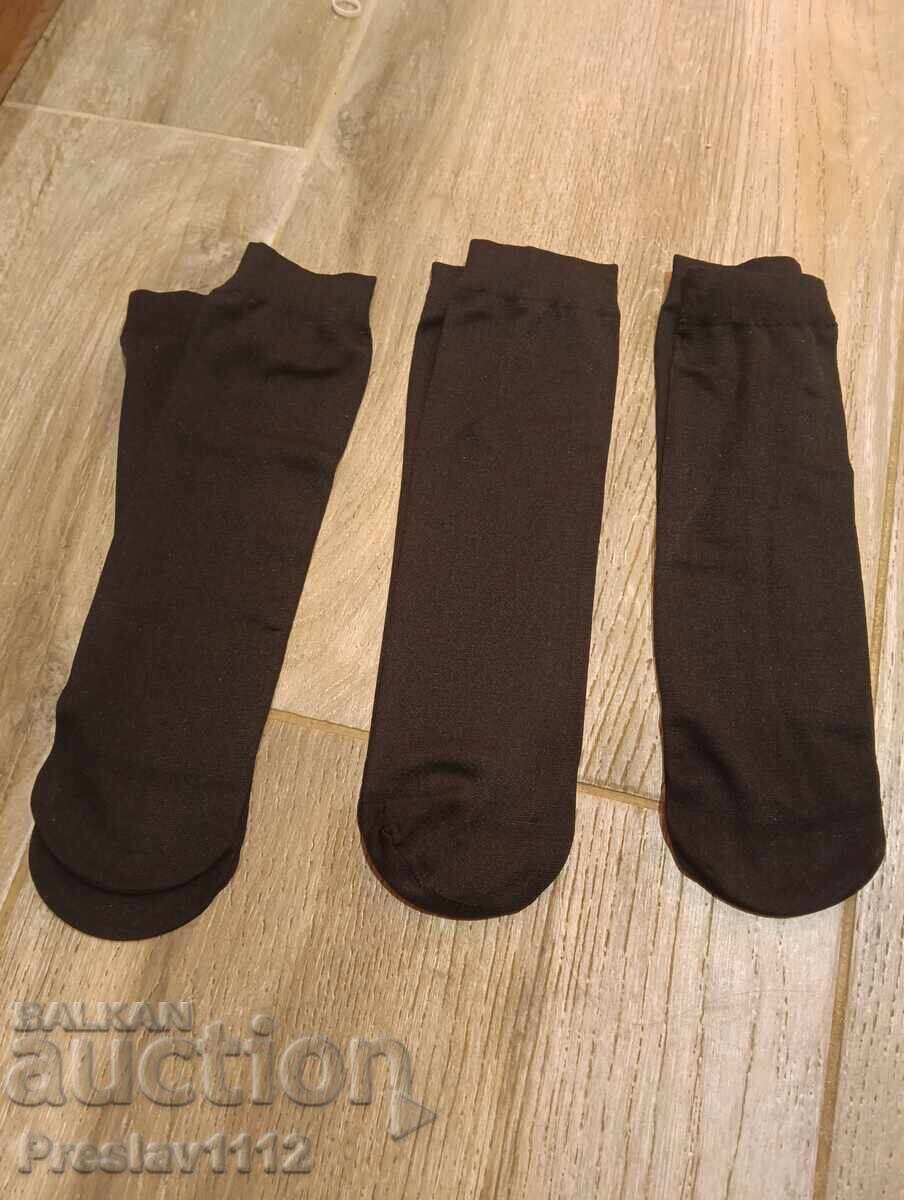 3 pairs of socks