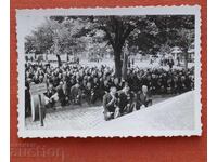 O. K. O. H - în genunchi