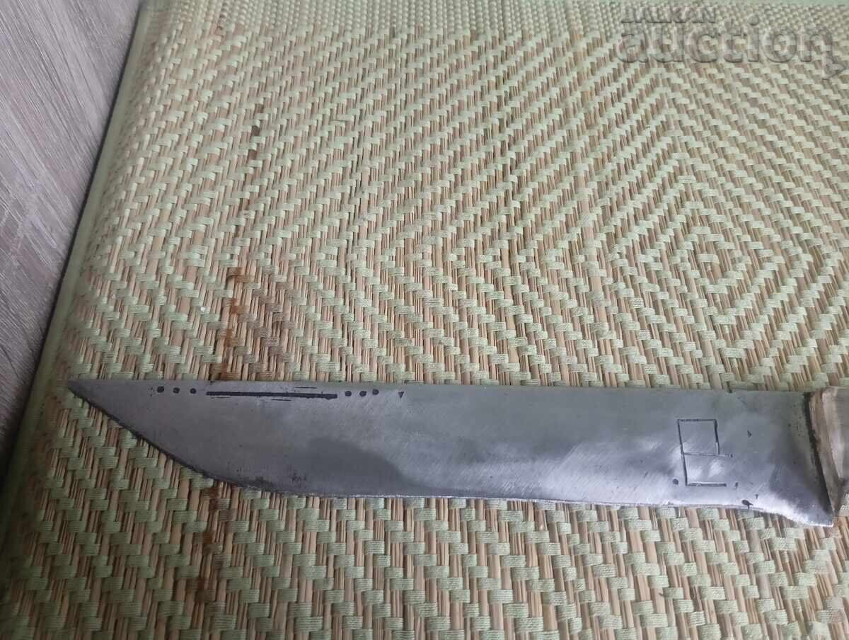 Licitație Cuțit unic lucrat manual