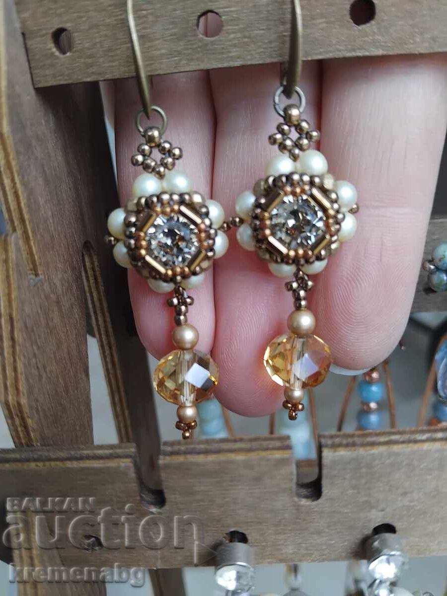 Cercei lucrați manual cu preț € 22.00 | 43.03 BGN