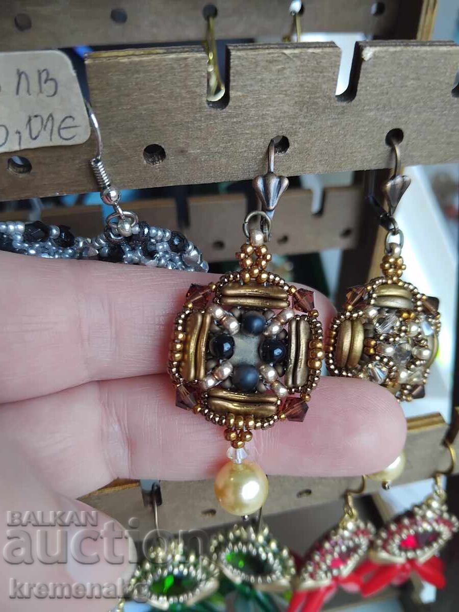 Licitație Cercei lucrați manual