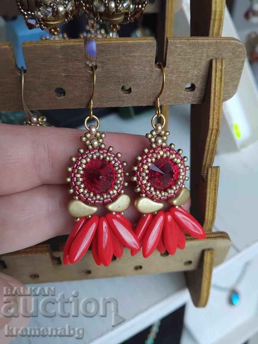 Cercei lucrați manual cu preț € 24.00 | 46.94 BGN