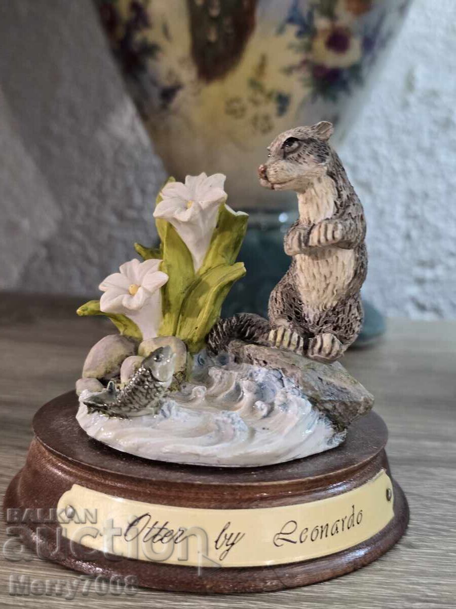 Collectible otter figurine from the Leonardo Collection!