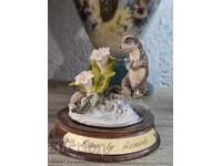 Collectible otter figurine from the Leonardo Collection!