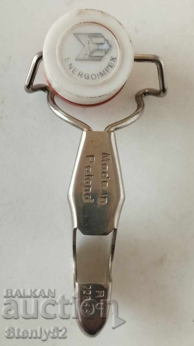 Отварачка за бутилки бира с капачка.