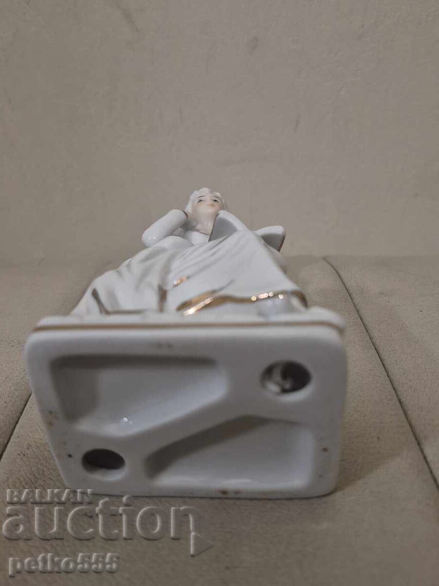 Porcelain figurine gilding - 5