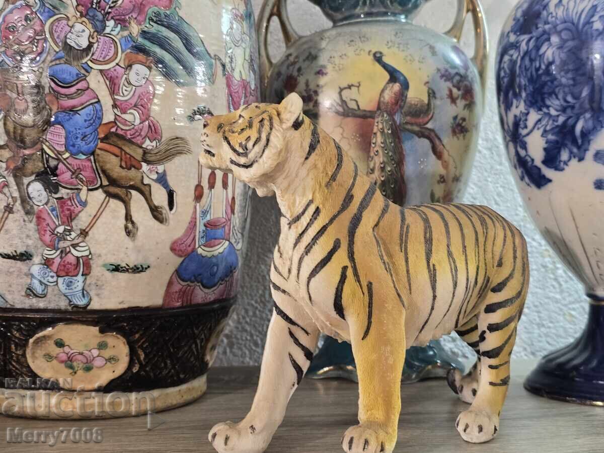 Впечатляваща колекционерска фигура на тигър ! с цена € 29.00 | 56.72 лв. Впечатляваща колекционерска фигура на тигър ! с цена € 29.00 | 56.72 лв.