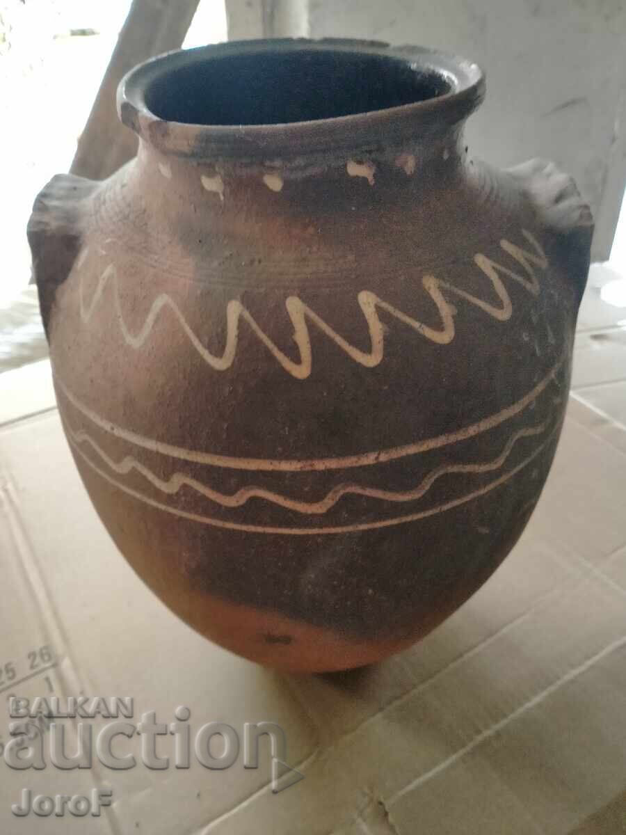 Παλιό μεγάλο πιθάρι