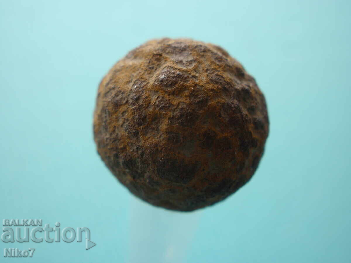 Δημοπρασία Παλιά, πέτρινη σφαίρα