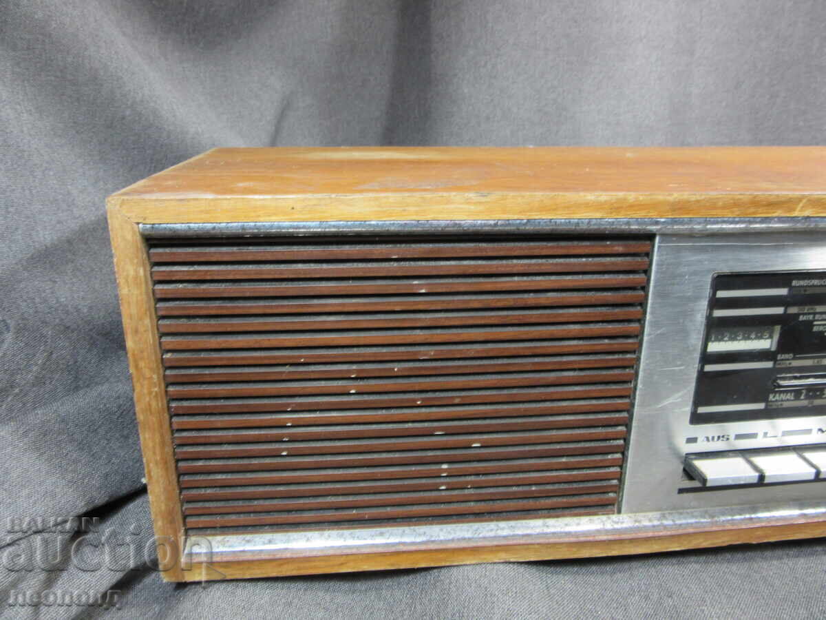Livrarea BZC VECHI RETRO TRANSISTOR GRUNDIG RADIO Livrarea BZC VECHI RETRO TRANSISTOR GRUNDIG RADIO