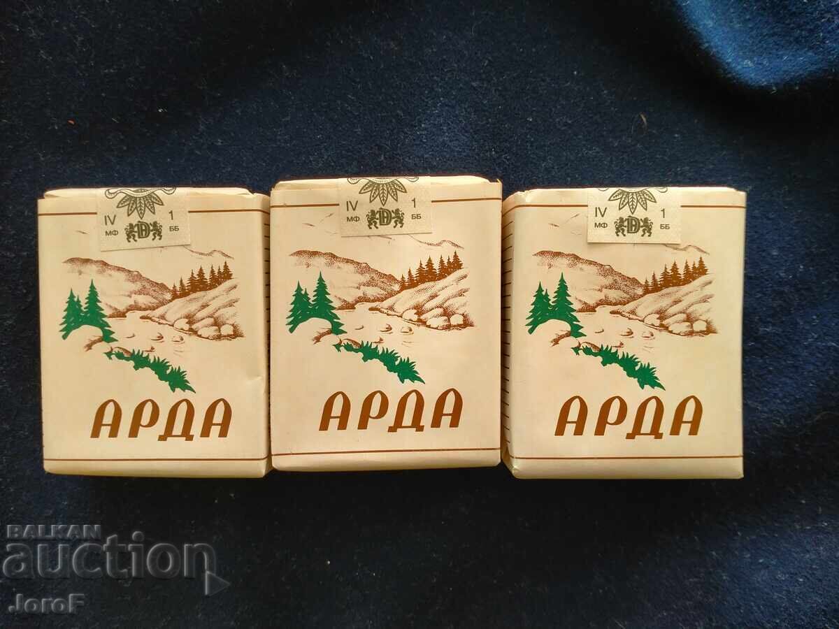 Три пълни пакети Арда без филтър.