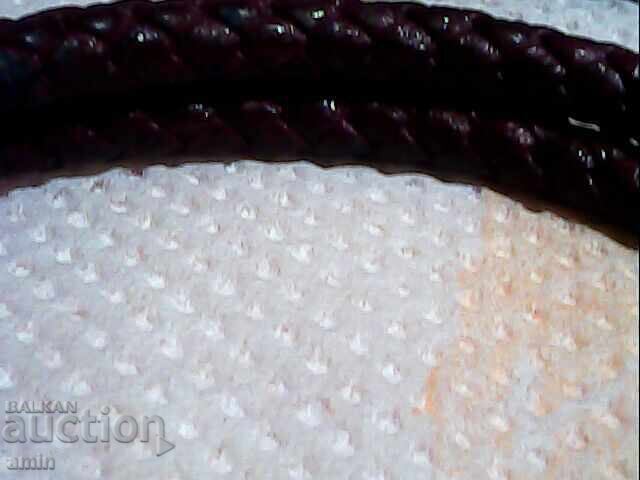 Δημοπρασία Μαρκαρισμένο επιχρυσωμένο δερμάτινο βραχιόλι