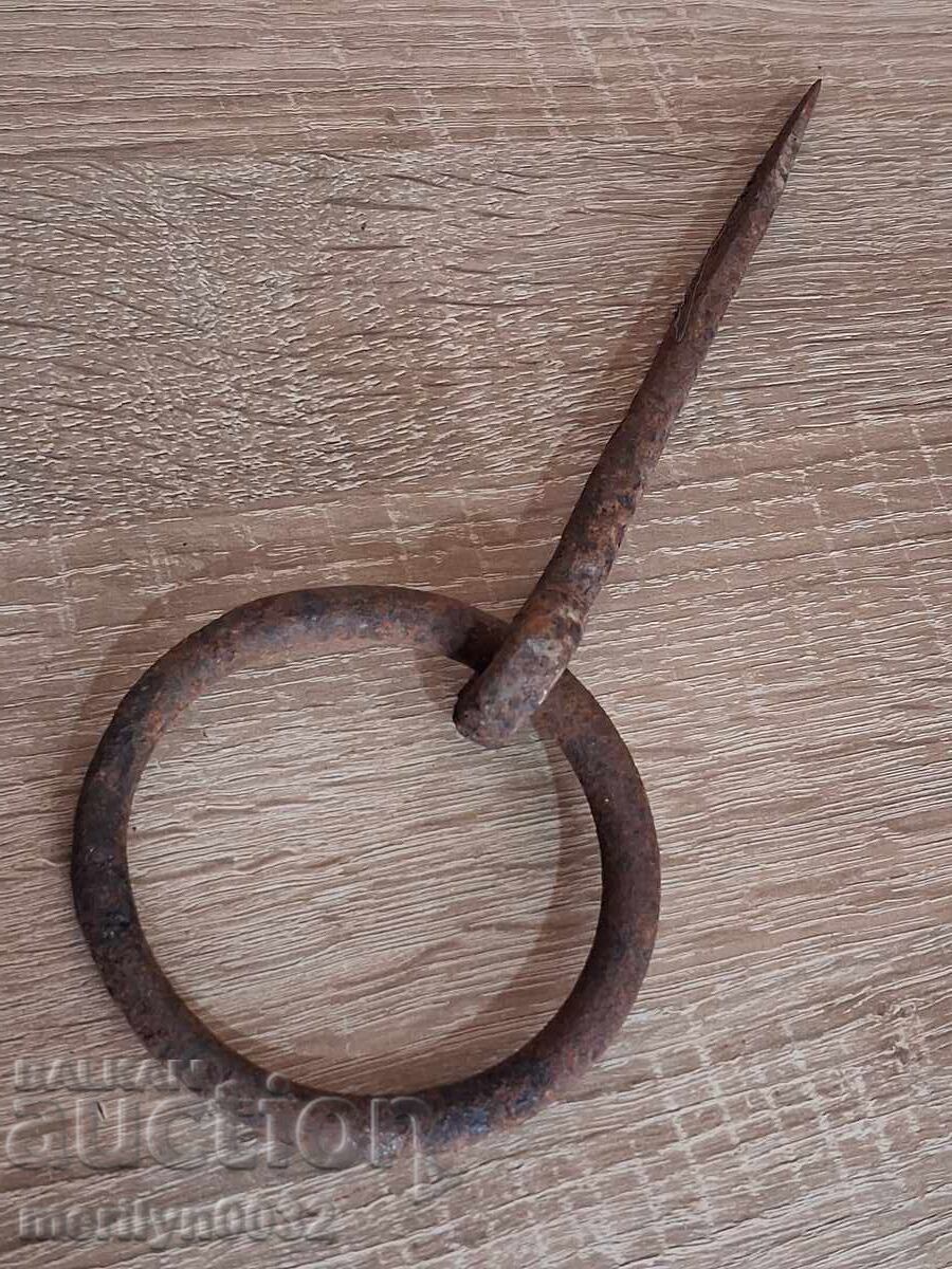 Licitație Veche piesă de închidere forjată cu verigă pentru lacăt, fier forjat