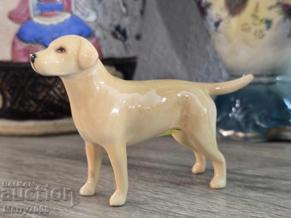 Figurină de colecție din porțelan reprezentând un labrador - Beswick ! Figurină de colecție din porțelan reprezentând un labrador - Beswick !