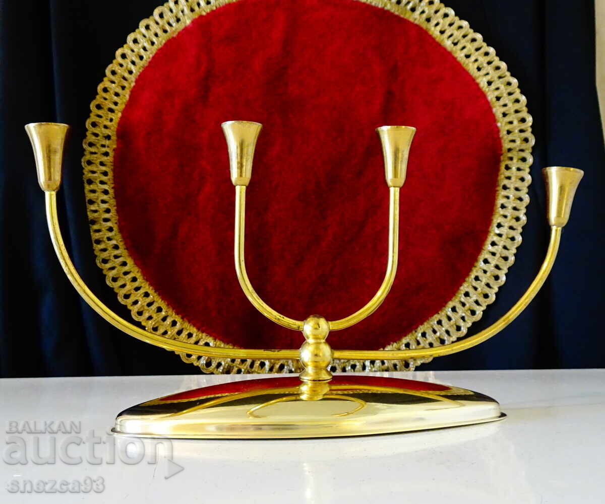 Sfeșnic cu patru brațe din alamă aurită cu preț € 11.99 | 23.45 BGN Sfeșnic cu patru brațe din alamă aurită cu preț € 11.99 | 23.45 BGN