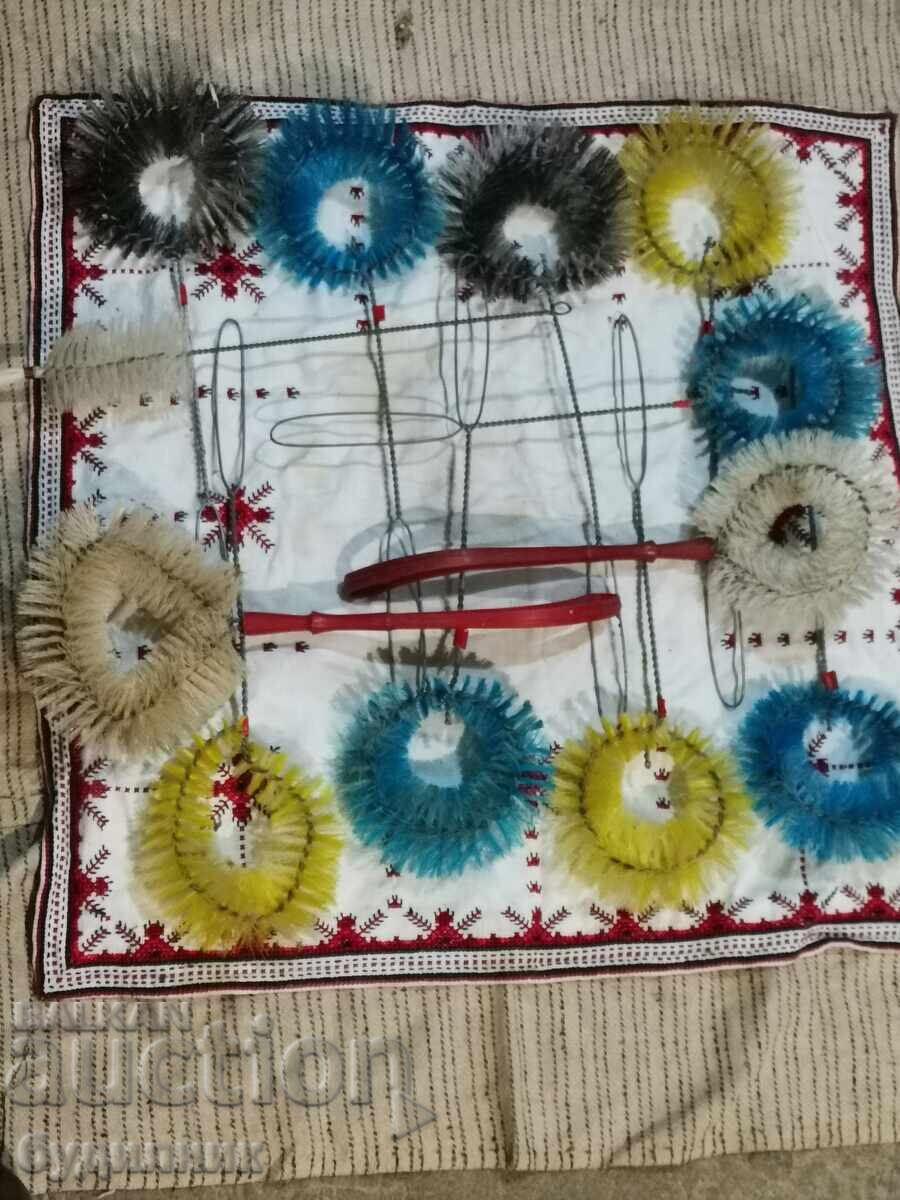 12 bucăți. Pensule. Lichidare. Preț de pornire 1 leu. Lansez peste 100 de licitații