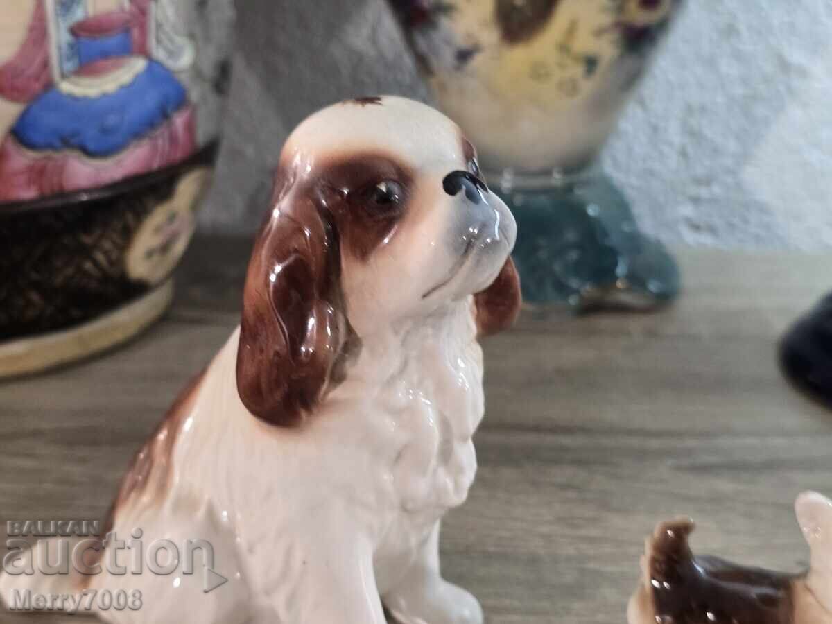 Livrarea Figurine din porțelan cu câini - Cavalier King Charles Spaniel!