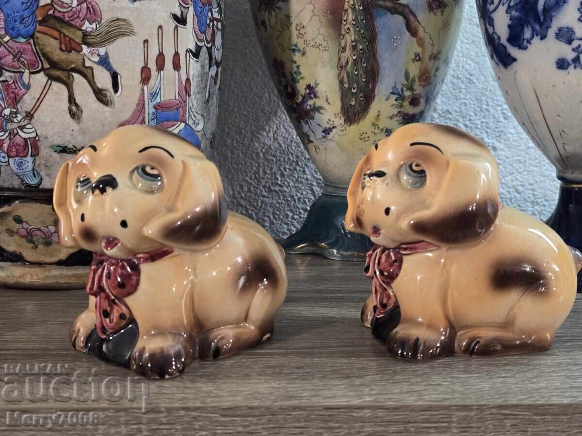 Двойка очарователни порцеланови фигурки на кучета !
