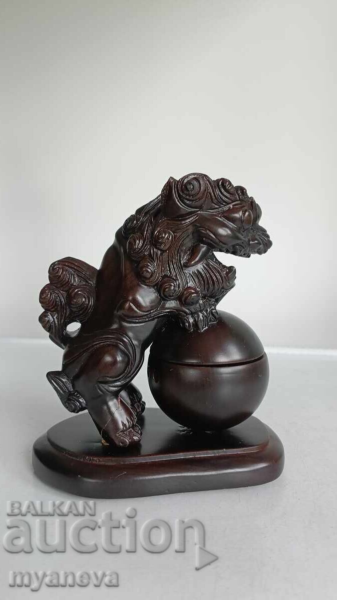 Аукцион Кадилница за тамян от палисандрово дърво с куче Фу