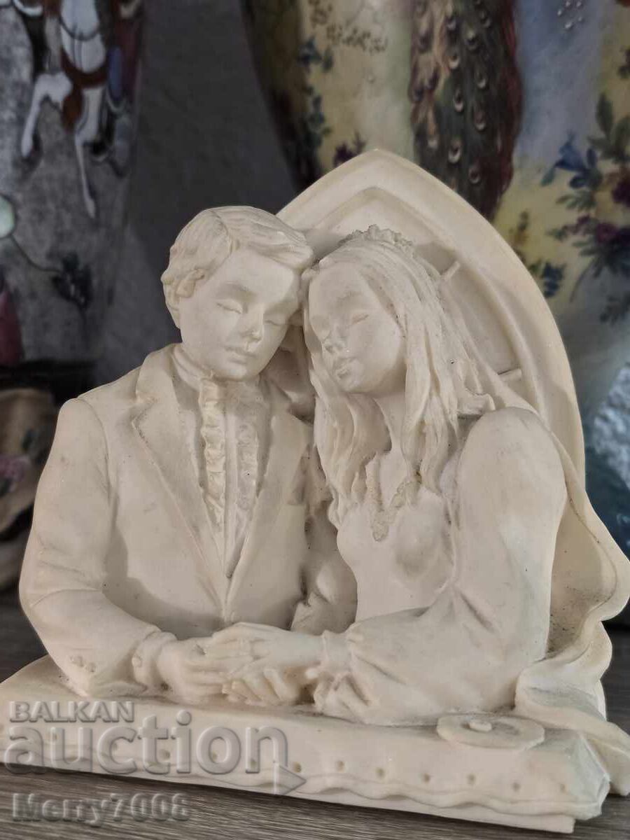 Figurină elegantă din cauciuc, reprezentând miri! cu preț € 0.01 | 0.02 BGN