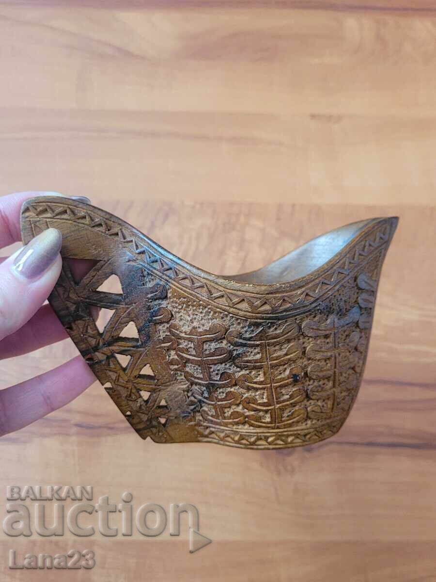 Vintage ξύλινο ποτήρι, ξύλο τικ με τιμή € 28.00 | 54.76 BGN