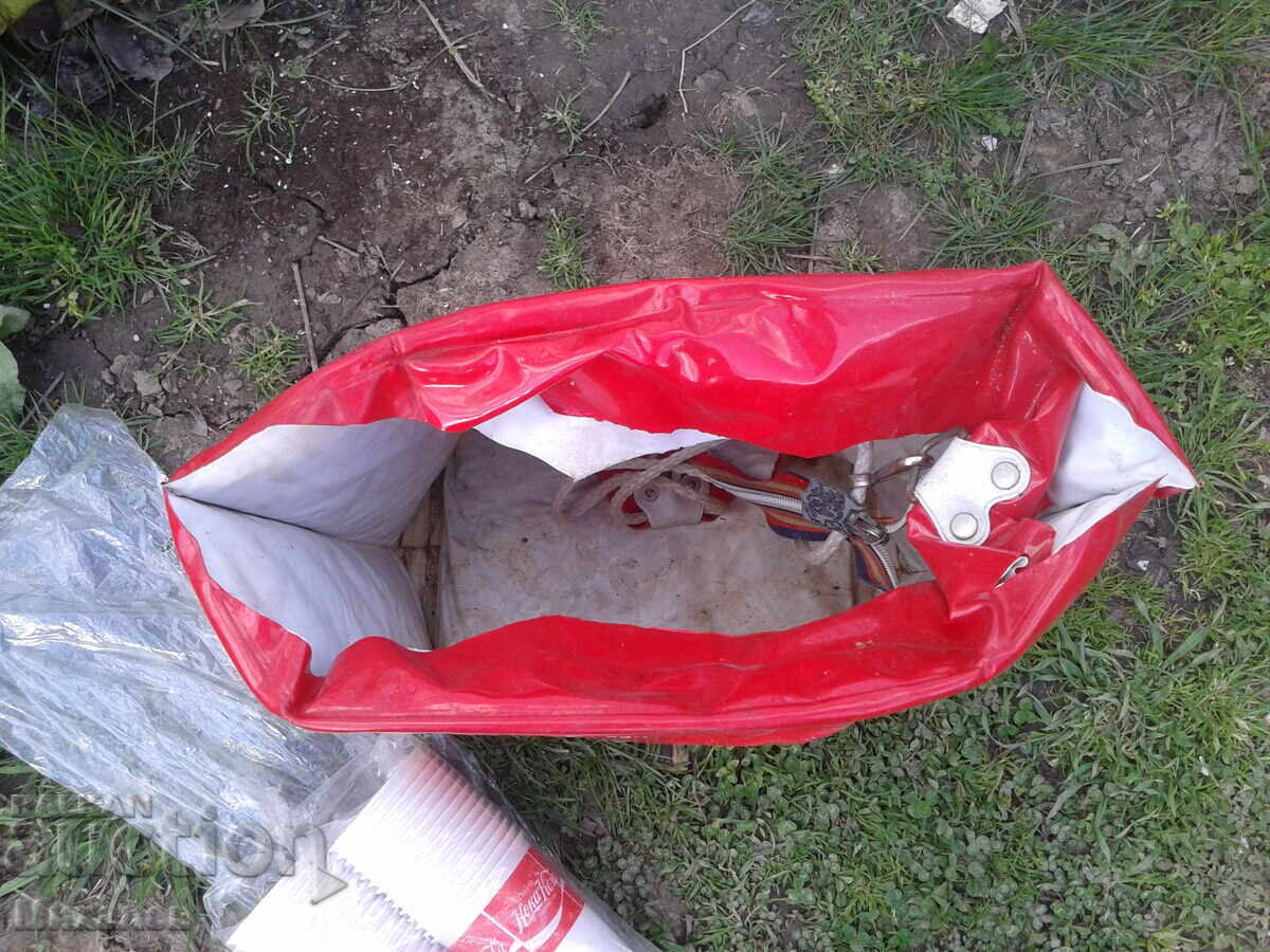 Auction Coca-Cola curious cups + bag Auction Coca-Cola curious cups + bag