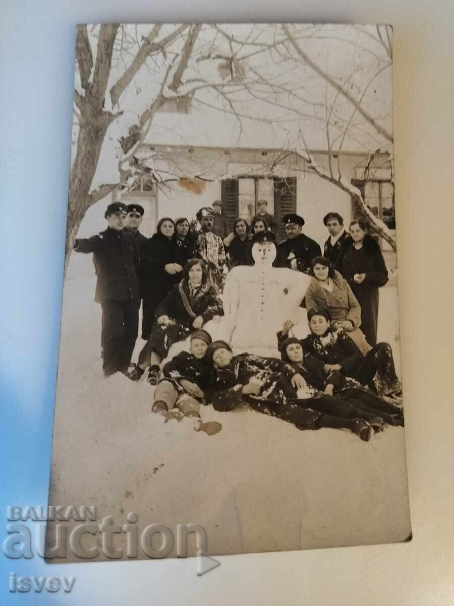 Стара пощенска картичка снимка със снежен човек