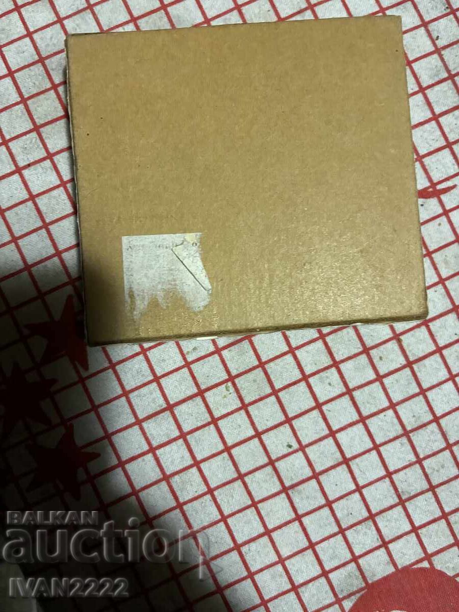 Vând cutie veche de cigarillos - 5