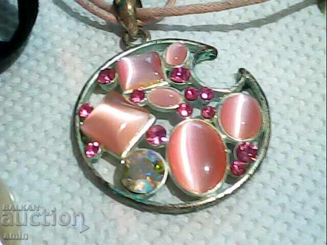 красиви колиета с цена € 7.00 | 13.69 лв.