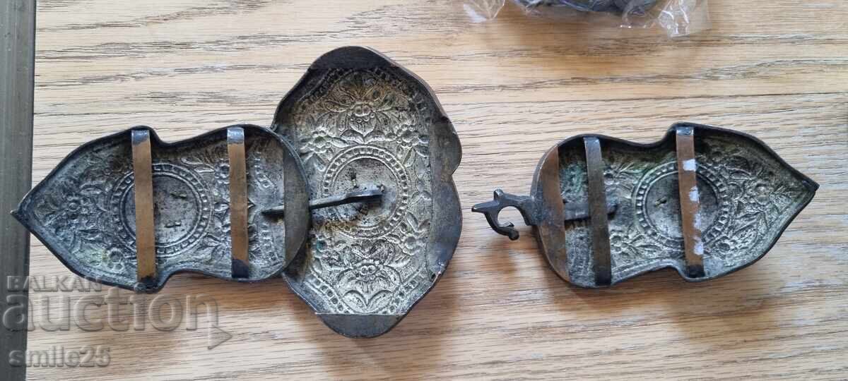 Доставка на Автентични пафти чифт 5